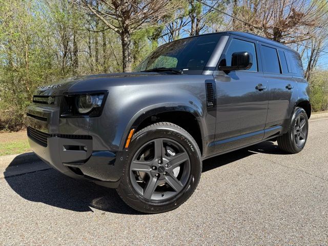 2026 Land Rover Defender 110 P400 X-Dynamic SE AWD