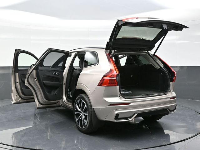 2025 Volvo XC60  photo