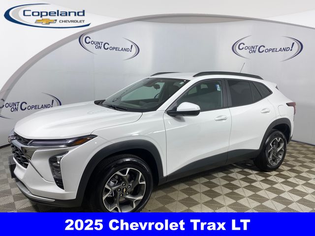 2025 Chevrolet Trax LT photo