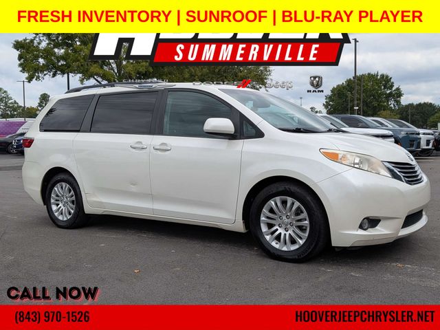 White (Blizzard Pearl) 2017 Toyota Sienna Minivan Front-Wheel Drive 8-Speed Automatic