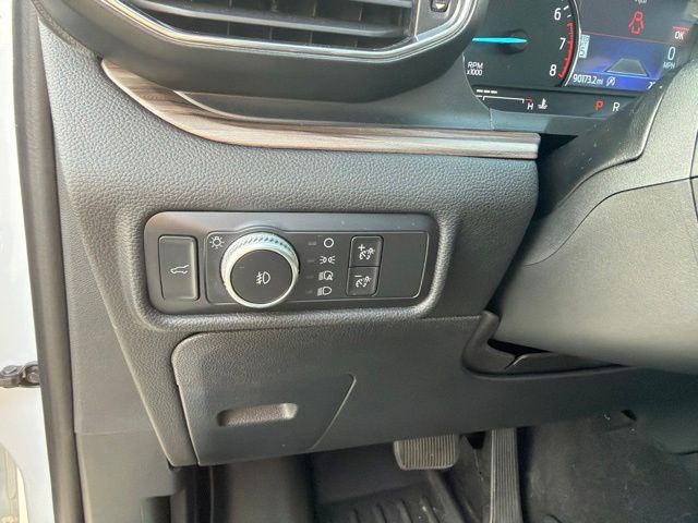 Used 2020 White Ford Limited image 15