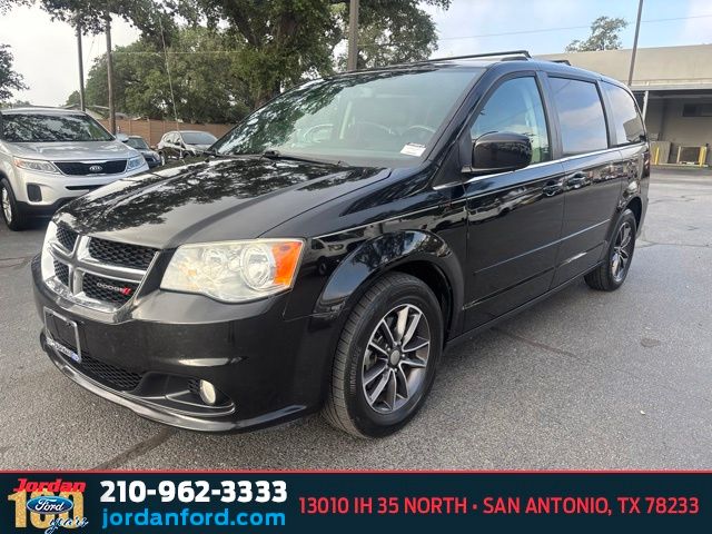Used Car 2017 Dodge Grand Caravan  Sxt For Sale Under $10,000 In San Antonio, Texas