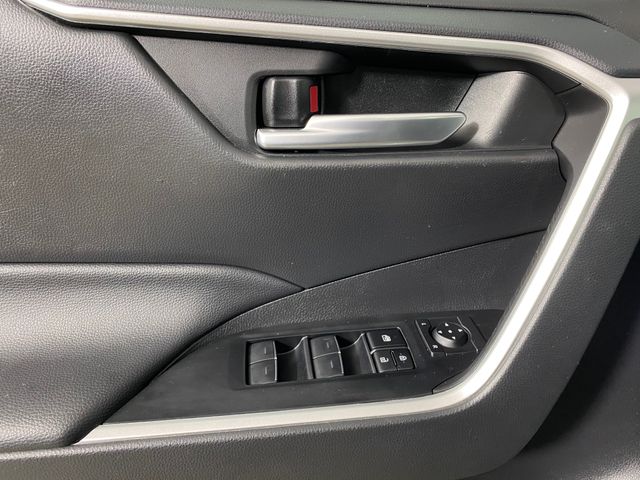 2024 Toyota RAV4 XLE photo