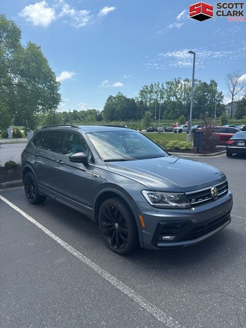 Platinum Gray Metallic 2020 Volkswagen Tiguan SE R-Line Black 4Motion SUV / Crossover All-Wheel Drive 8-Speed Automatic