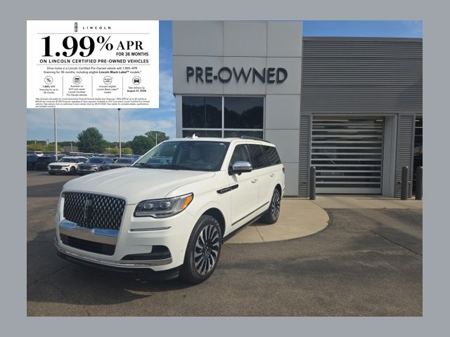 Pristine White Metallic Tri-Coat 2022 Lincoln Navigator SUV / Crossover Four-Wheel Drive Automatic