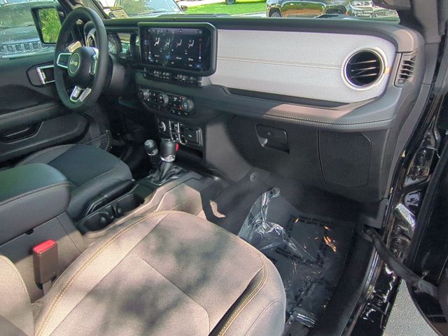 Used 2025 Black Jeep Sahara 4xe image 33