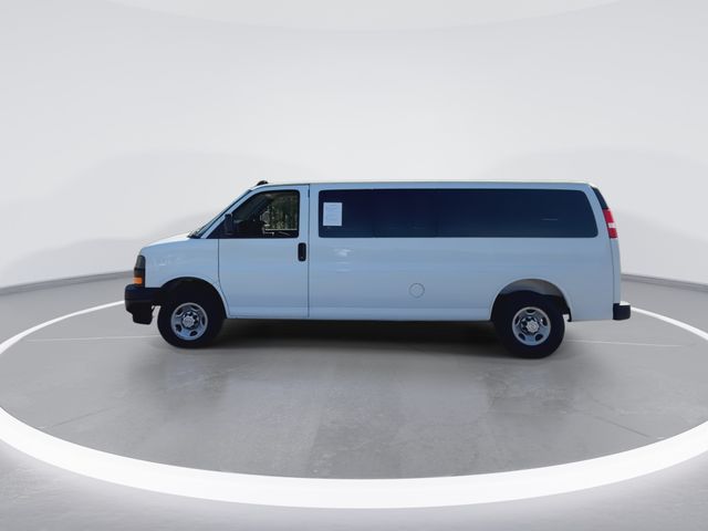 Used 2025 White Chevrolet LS image 9