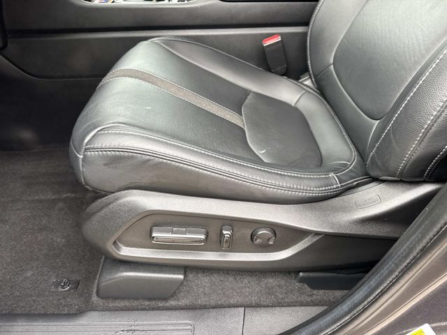 Certified Used 2024 Gray Honda EX-L image 16