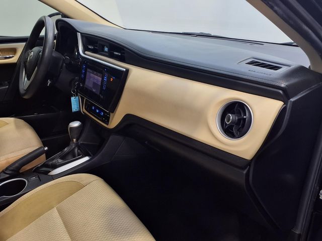 2019 Toyota Corolla LE - 11