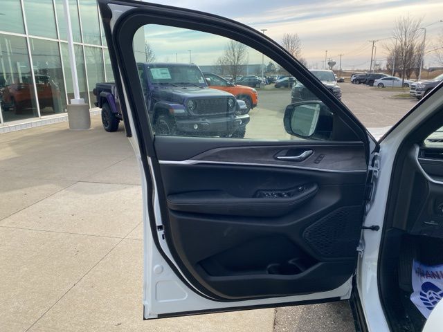 2025 Jeep Grand Cherokee Limited - Bright White Clearcoat exterior view 11