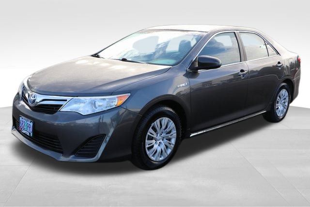 2014 Toyota Camry Hybrid LE 19