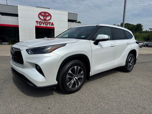 Pearl 2025 Toyota Highlander SUV / Crossover All-Wheel Drive 8-Speed Automatic