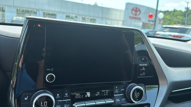Used 2024 Toyota Highlander SUV