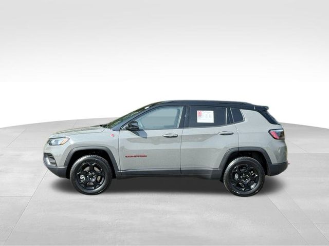 2023 Jeep Compass Trailhawk 2