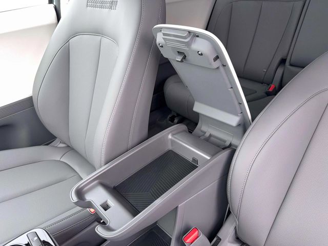 New 2026 Black Hyundai SEL image 18