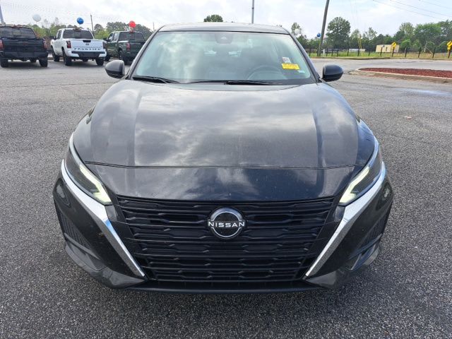 Used 2024 Black Nissan 2.5 SV image 3