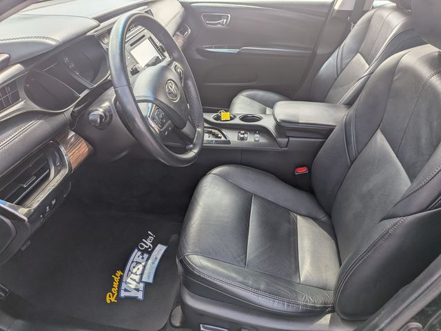 2015 Toyota Avalon Hybrid - Image 12