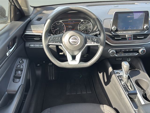 2025 Nissan Altima SV - Photo 15