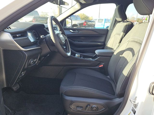 2026 Jeep Grand Cherokee L Laredo 4x2