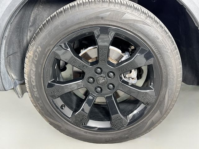 2021 Silver Metallic Ford Explorer ST 4X4 SUV