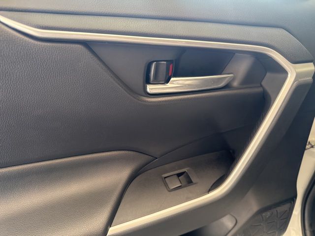2021 Toyota RAV4 XLE White at Community Toyota