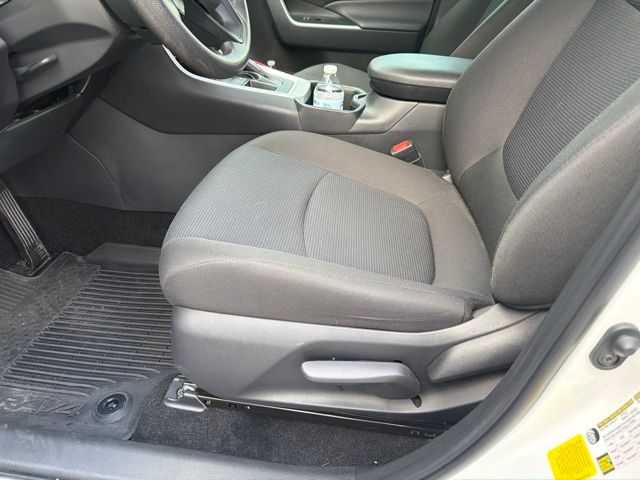 Used 2025 White Toyota LE image 11