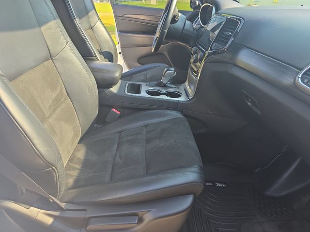 Used 2019 Bright White Clearcoat Jeep Laredo E image 11
