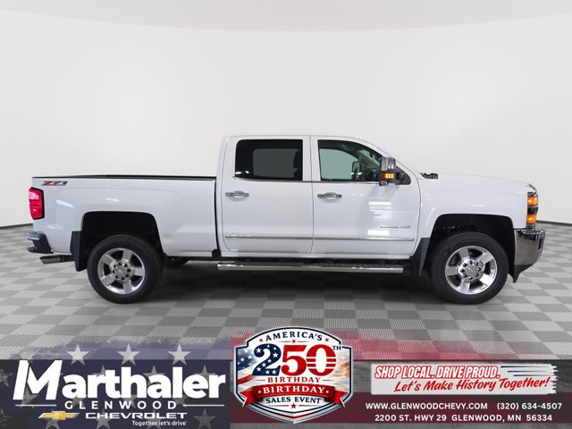 Summit White 2017 Chevrolet Silverado 2500HD Pickup Truck Four-Wheel Drive 6-Speed Automatic Overdrive