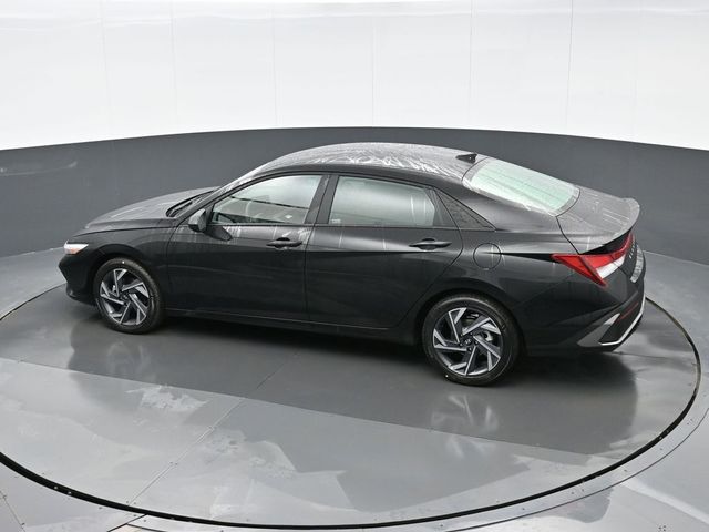 2025 Hyundai Elantra SEL 24