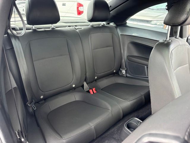 2018 Volkswagen Beetle - $22,888