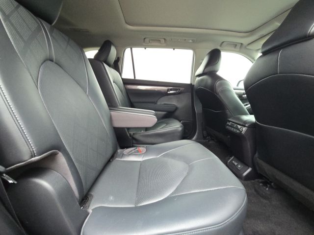 2023 Toyota Highlander Platinum:169299A