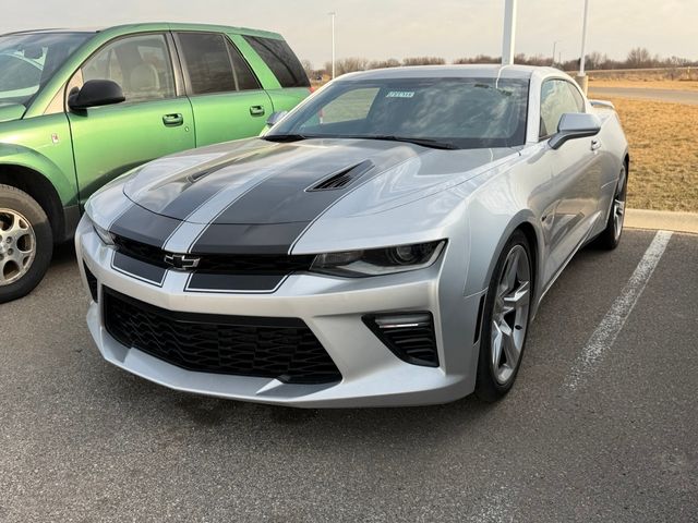 Silver Ice Metallic 2018 Chevrolet Camaro 1SS Coupe RWD Coupe Rear-Wheel Drive 8-Speed Automatic