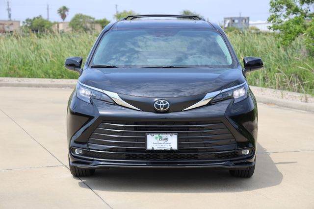 2026 Toyota Sienna XLE - 1
