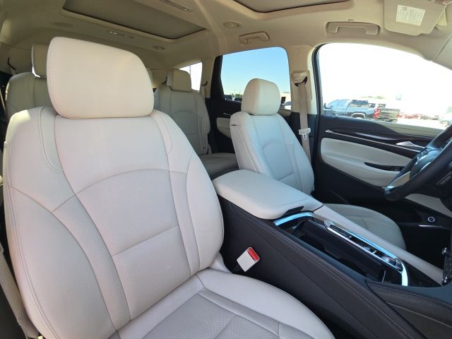 2022 Buick Enclave Essence:C02611