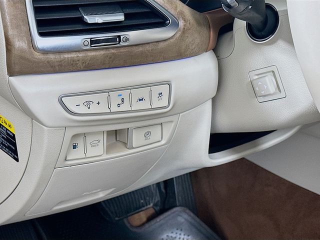 Thumbnail: 2021 Genesis G90 - 10