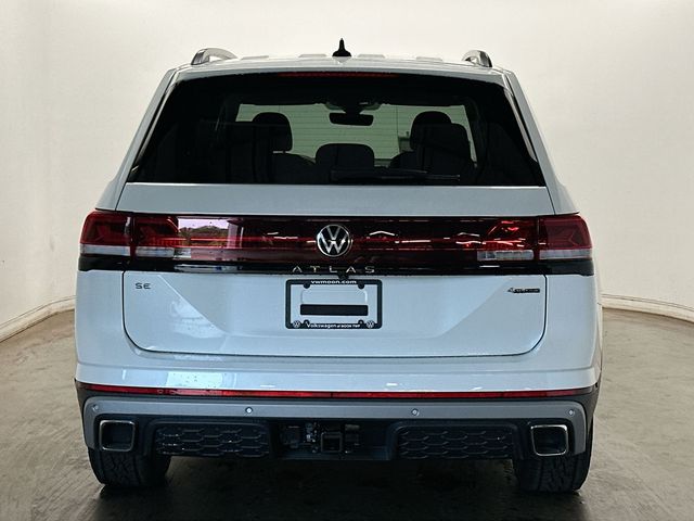 2026 Volkswagen Atlas 2.0T Peak Edition White/off-white at Luther Ford