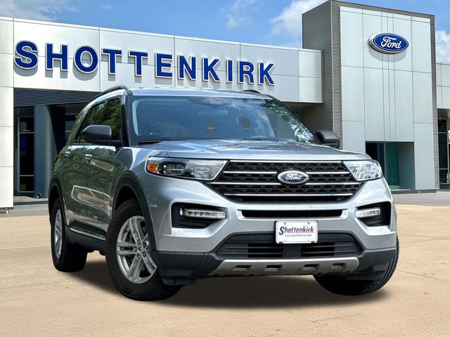 2022 Ford Explorer XLT RWD's photo