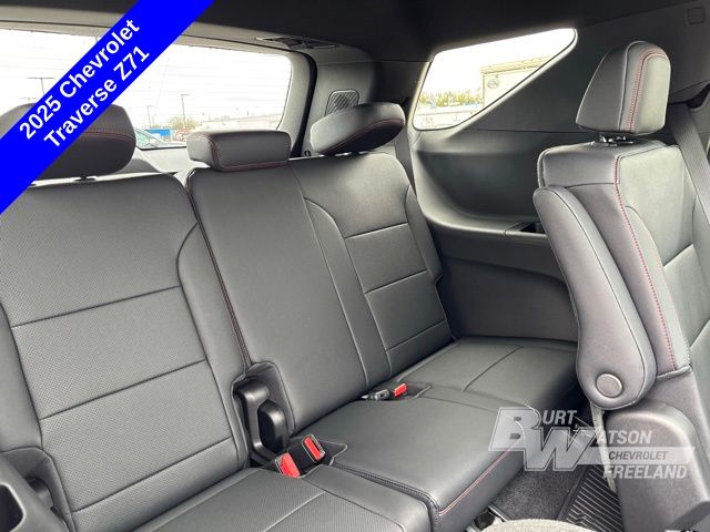 2025 Chevrolet Traverse Z71 photo