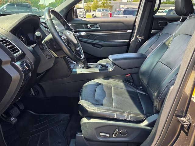 Used 2018 Gray Ford Limited image 11