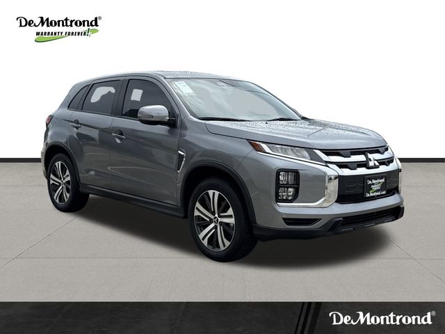 New 2025 Gray Mitsubishi 2.0 SE image 3