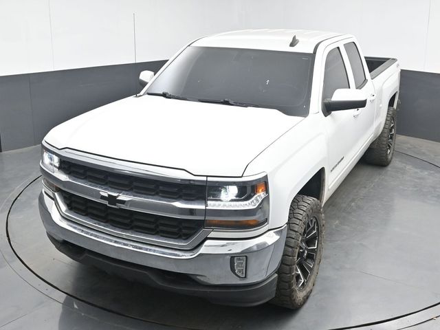 Used 2018 White Chevrolet LT image 15