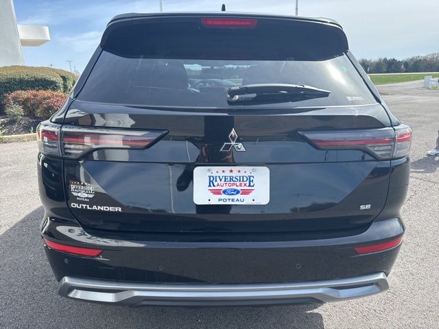 Used 2025  Mitsubishi SE image 7