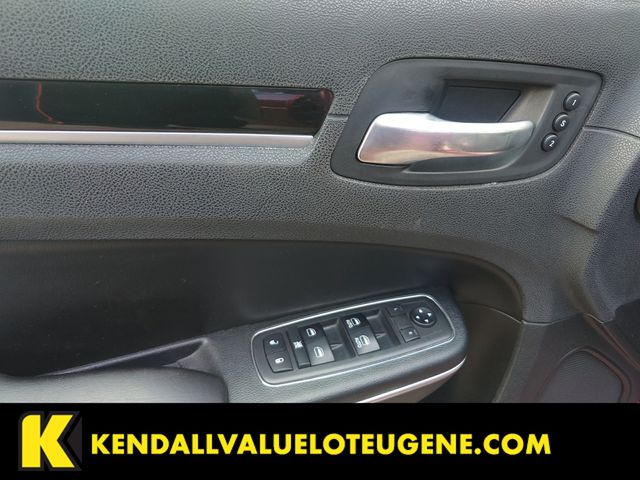 Used 2018 Red Chrysler S image 16