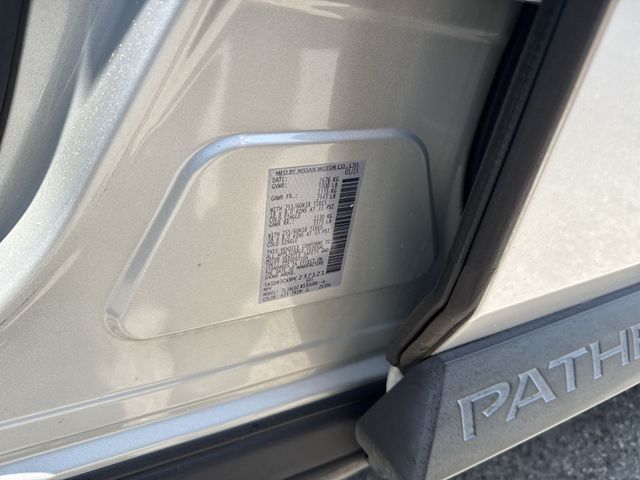 Used 2023 Silver Nissan SL image 36
