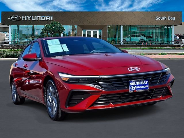 2024 Hyundai Elantra SEL FWD