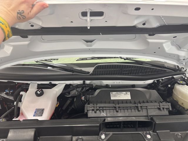 New 2026 Summit White Chevrolet Work Van image 10