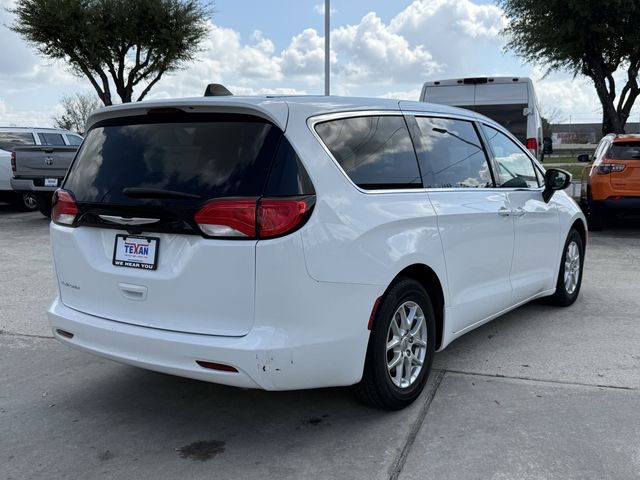 2023 Chrysler Voyager LX - 3