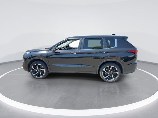 Used 2024 Black Mitsubishi  image 5