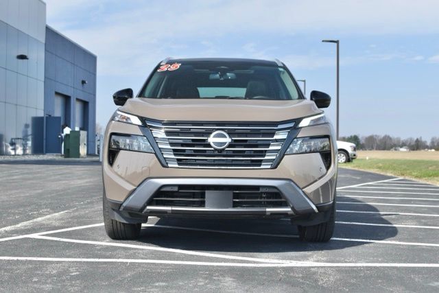 Used 2025 Nissan Rogue SL 4D Sport Utility