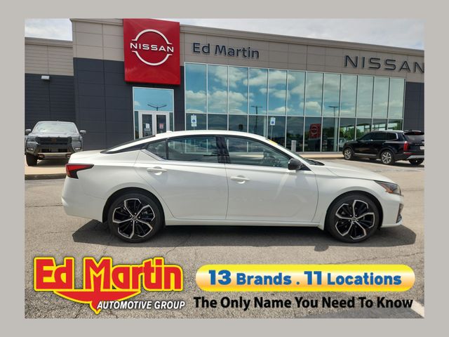 Pearl White 2024 Nissan Altima Sedan All-Wheel Drive Continuously Variable Transmission